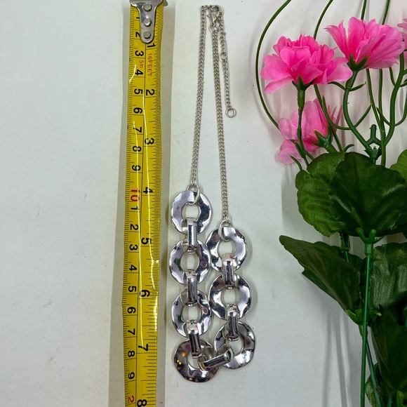 Vintage Hammered Metal Connected Circle Design Bib Style Necklace - Picture 4 of 4